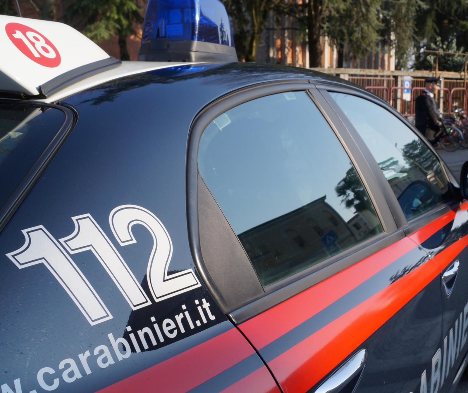 La droga nello zainetto della figlia: bidella patteggia due anni