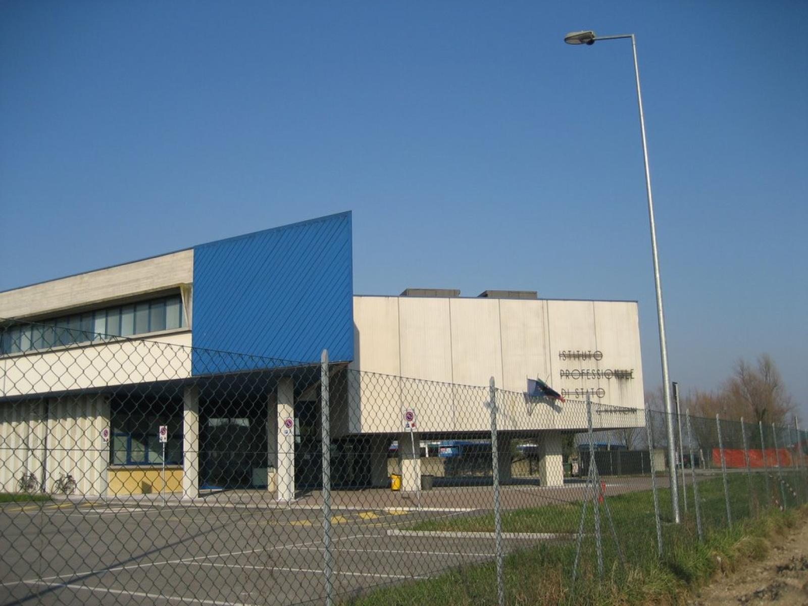 "O pulite l'aula o vi sospendo", la segnalazione di tre alunni del "Marconi"