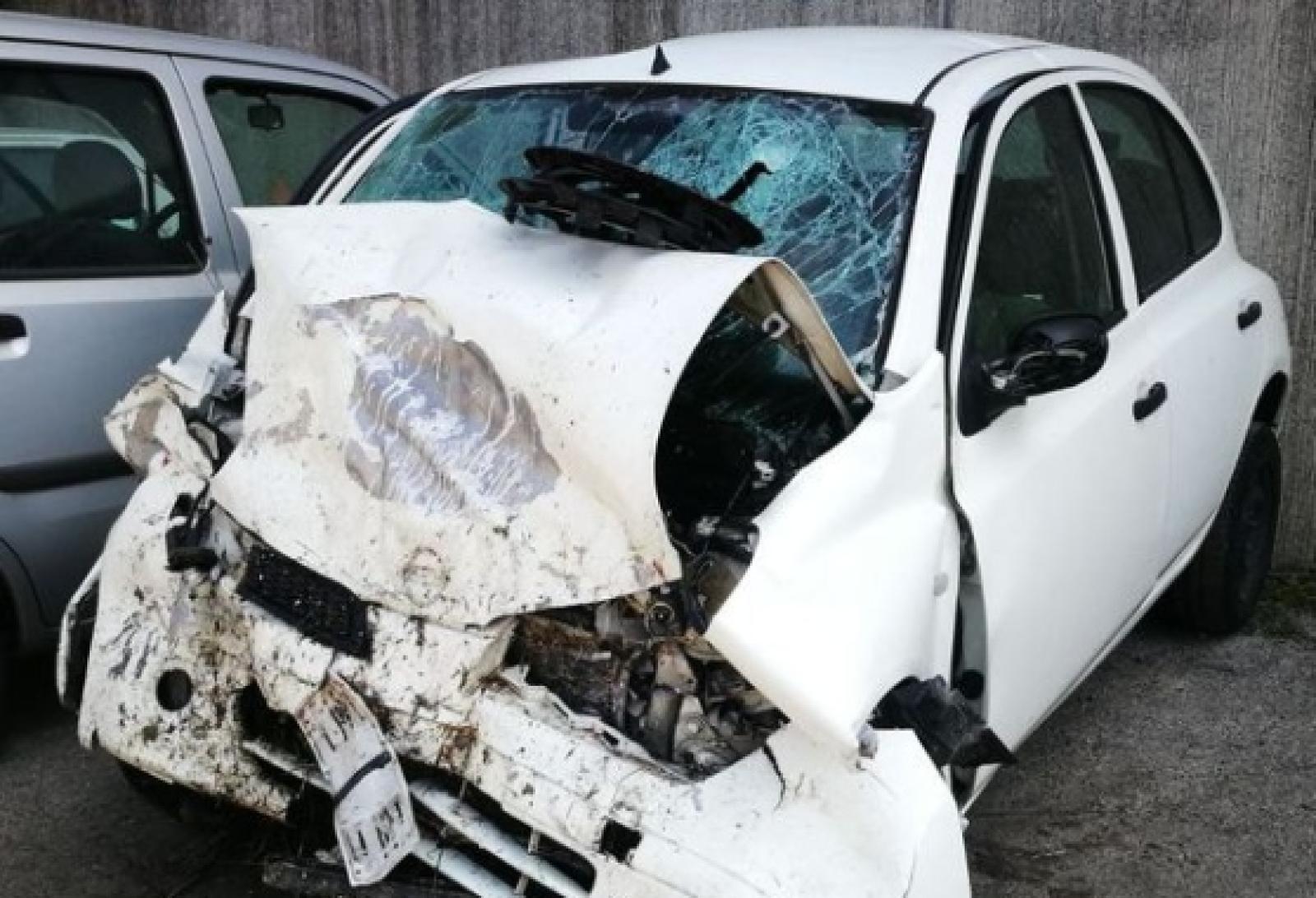 Si schianta dopo la festa, muore a 21 anni 