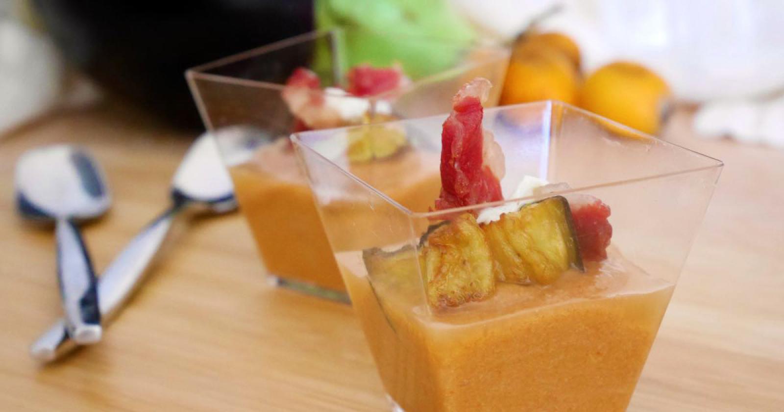 Crema di nespole e prosciutto crudo croccante