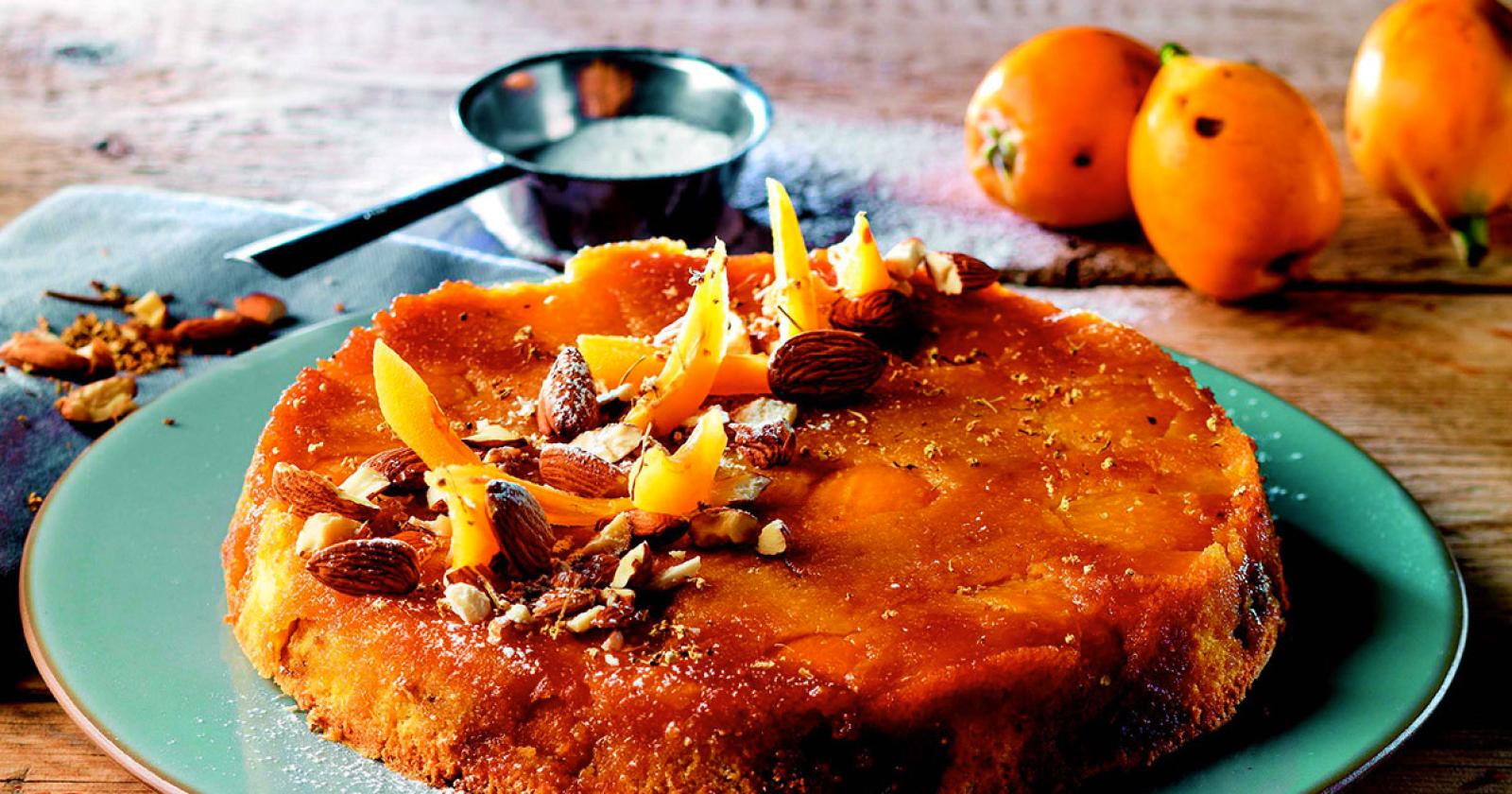 Torta di nespole caramellata