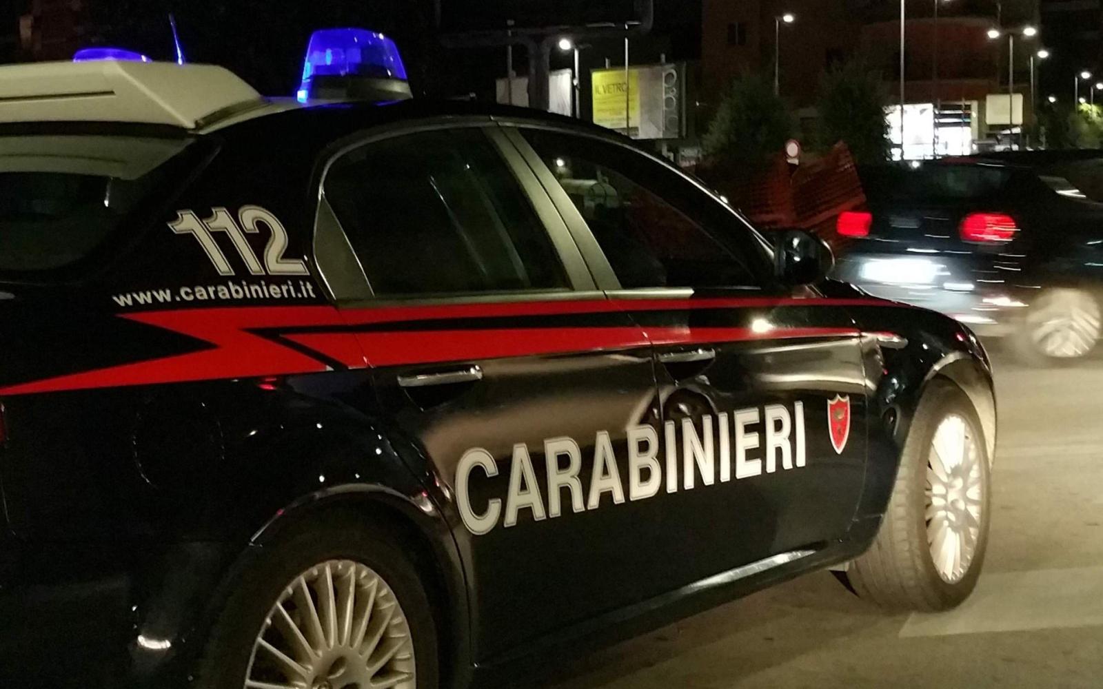 Salvata dai militari, voleva lanciarsi nel fiume