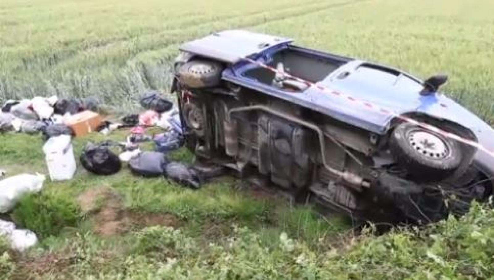 Pulmino con i disabili a bordo vola nella scarpata