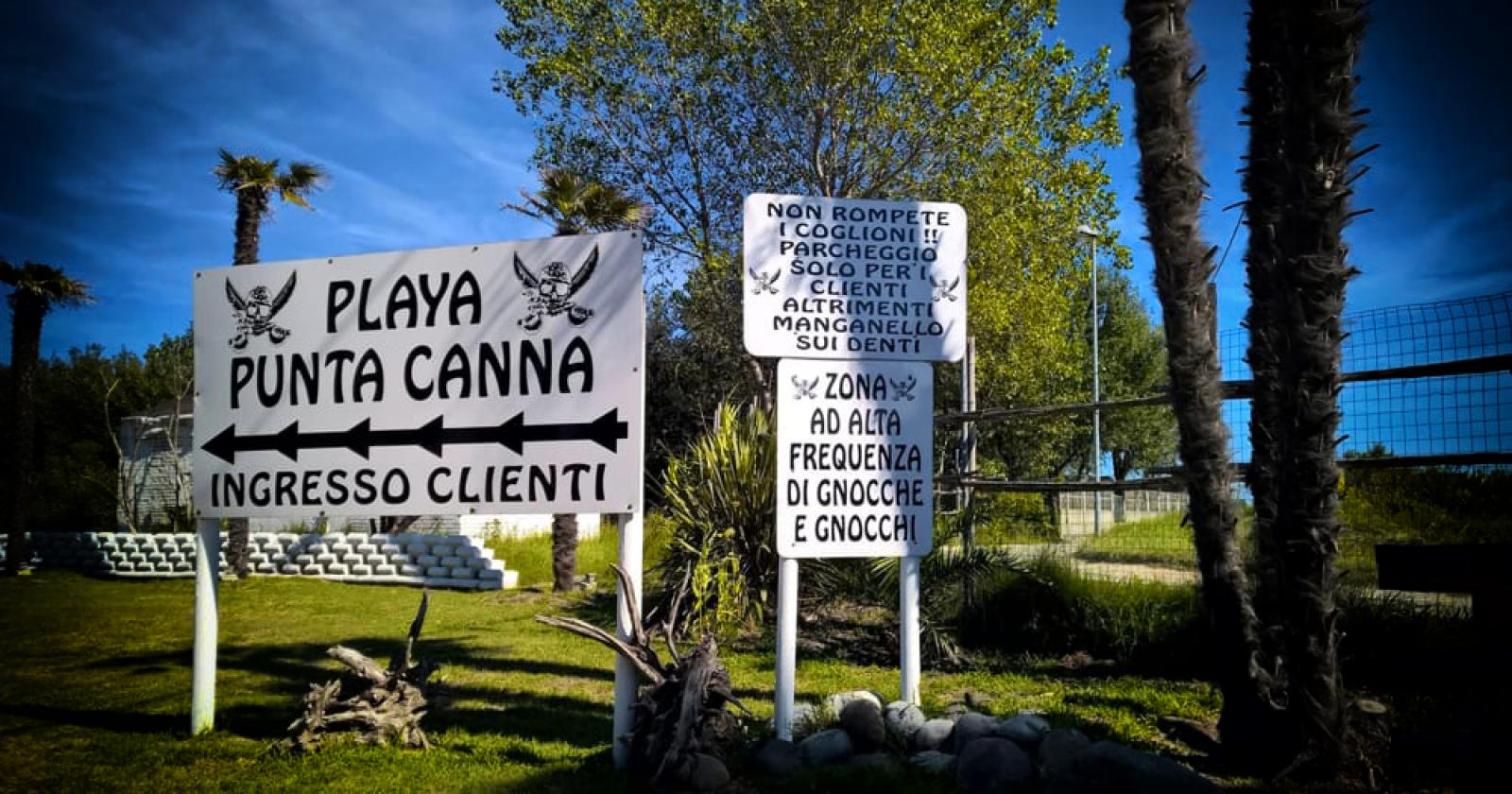 Sigilli alla spiaggia "fascista" di Punta Canna