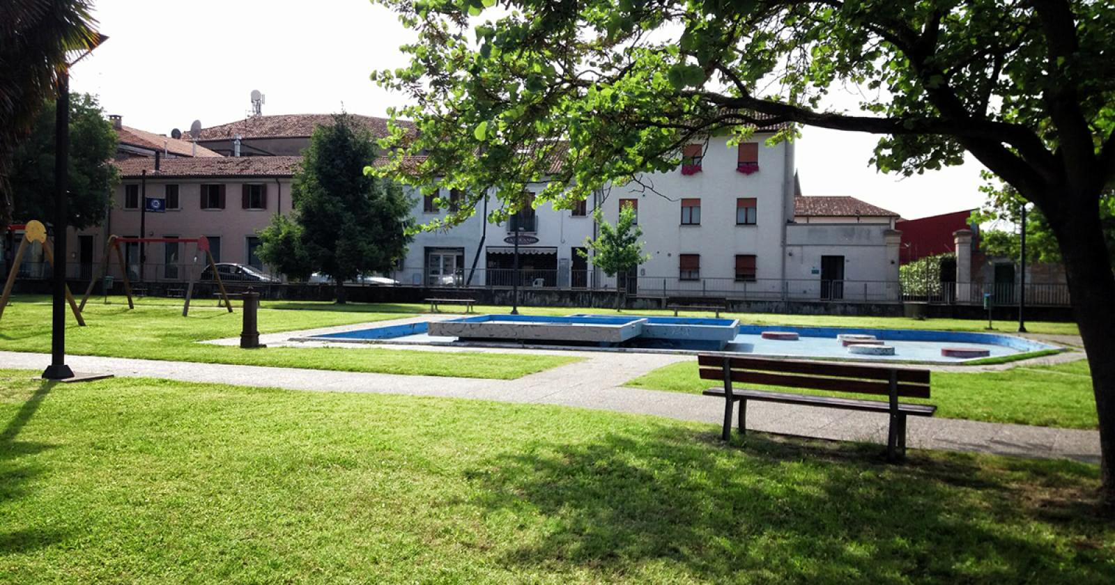 Nuovo look dei giardini pubblici di via Foro Boario