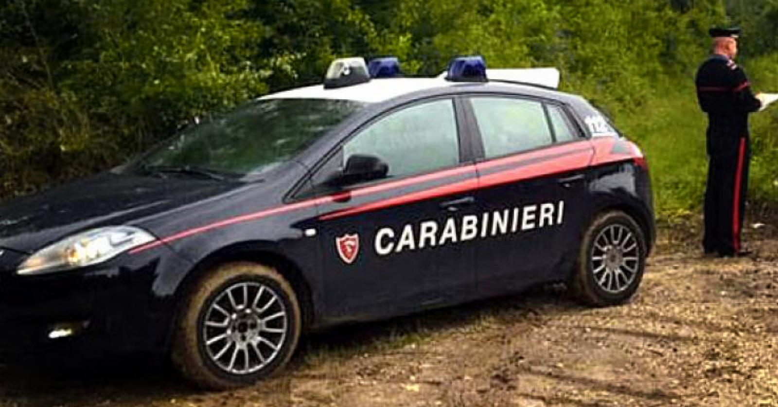 Insulta i carabinieri su Facebook: 47enne denunciata