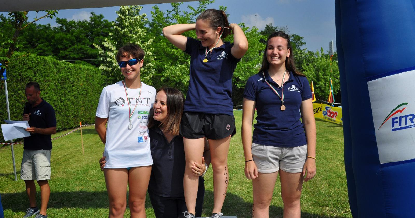 Aquathlon, invasione in piscina