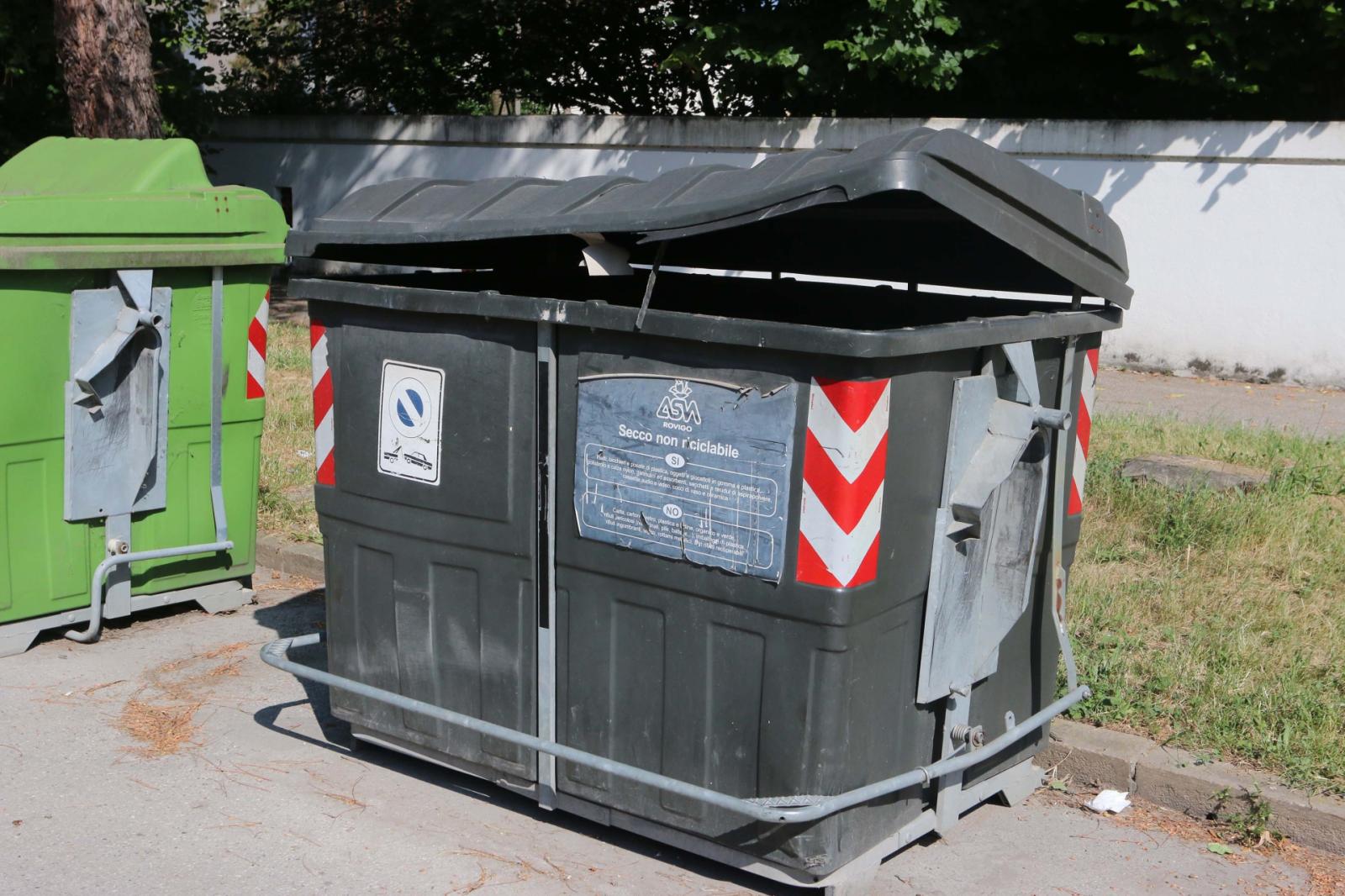 I bidoni sgangherati prima erano nelle frazioni