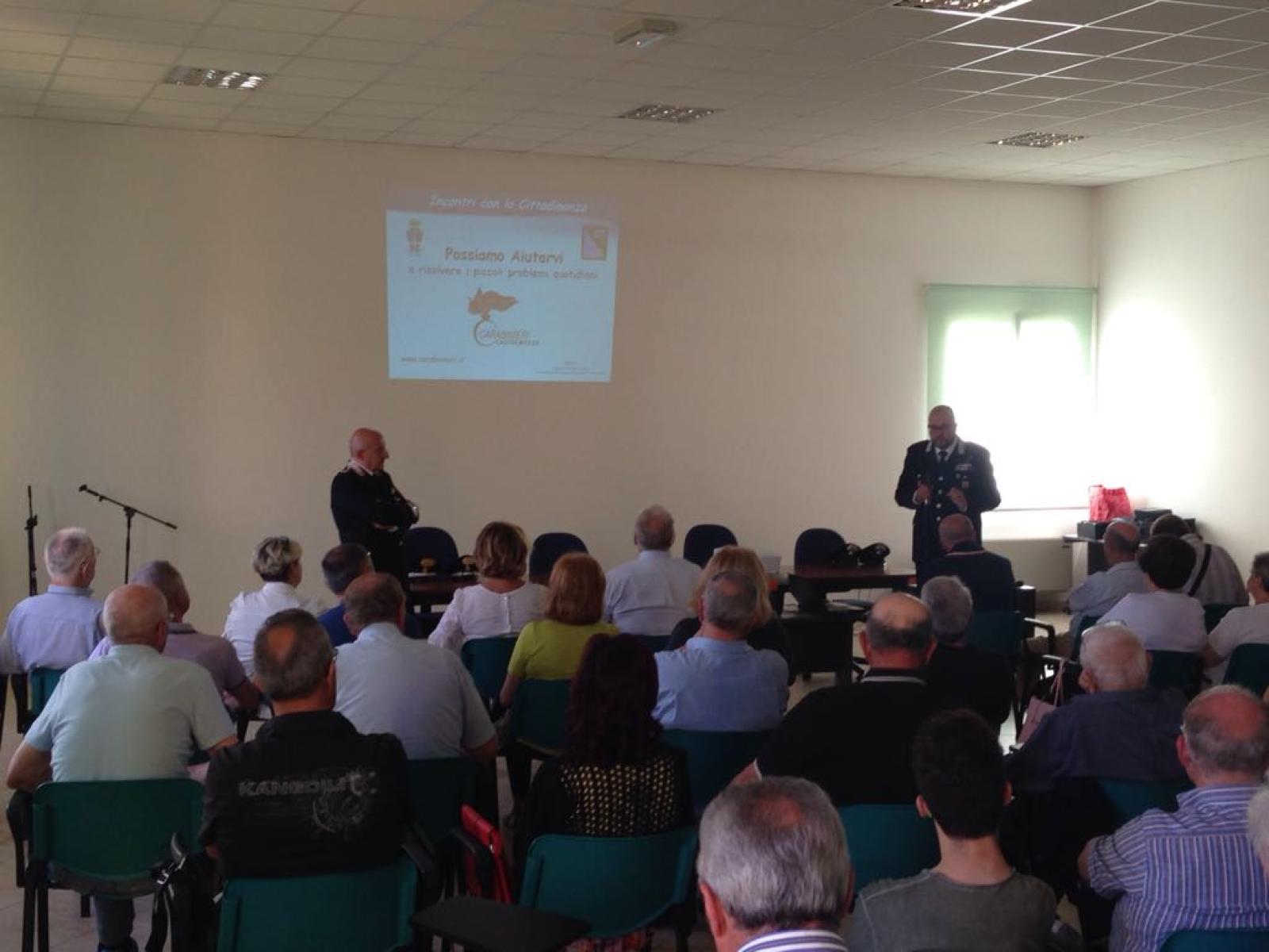 Carabinieri: "In guardia per le truffe"