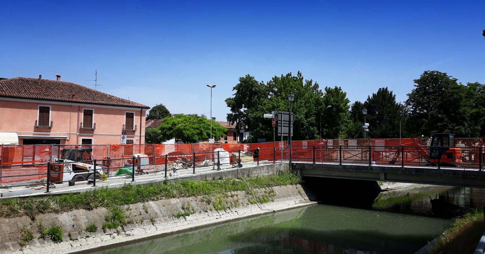 Via le barriere architettoniche dal ponte