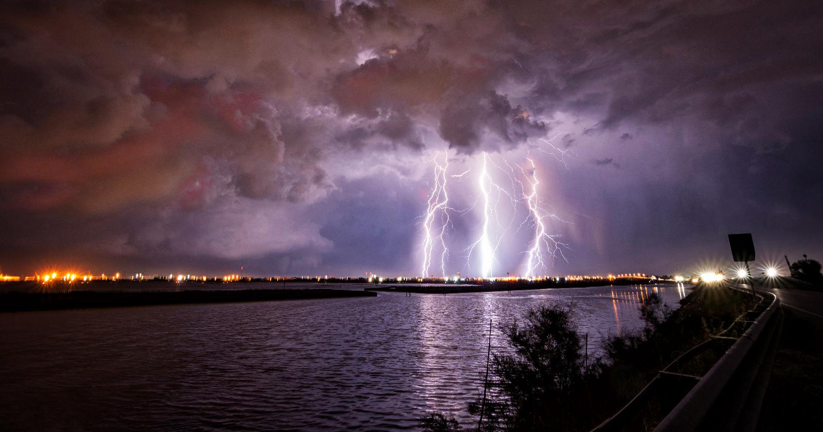 Stato di allerta della Protezione civile: dal pomeriggio violenti temporali sul Polesine