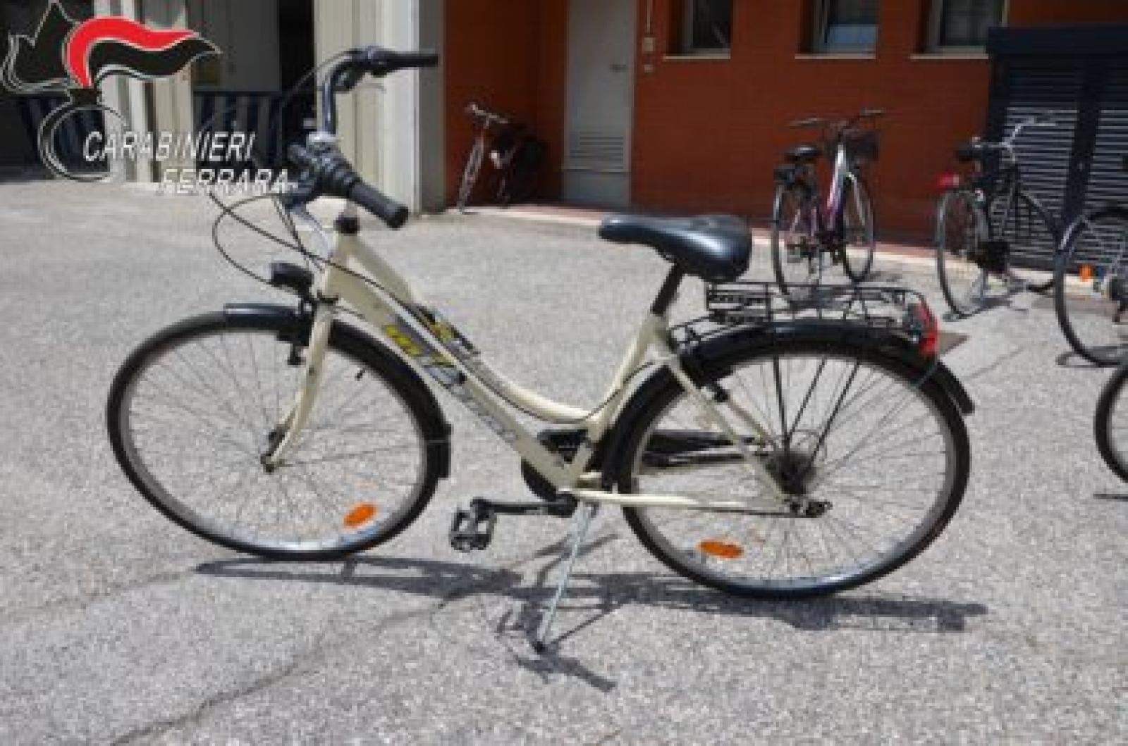Nel garage almeno 15 bici rubate, denunciato un 76enne