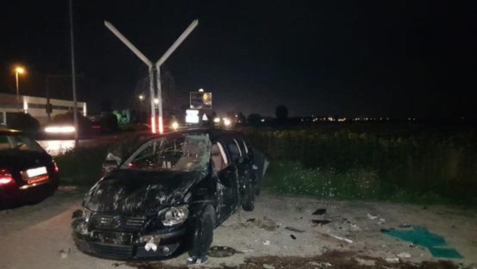 Auto nel fossato, grave un 17enne