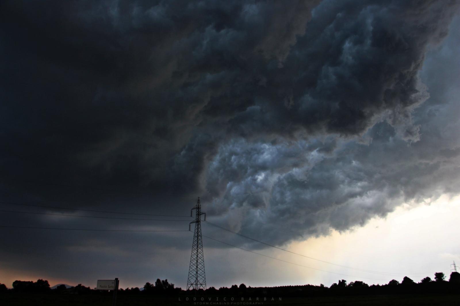 Ancora afa, ma dal tardo pomeriggio in arrivo grandine e violenti temporali