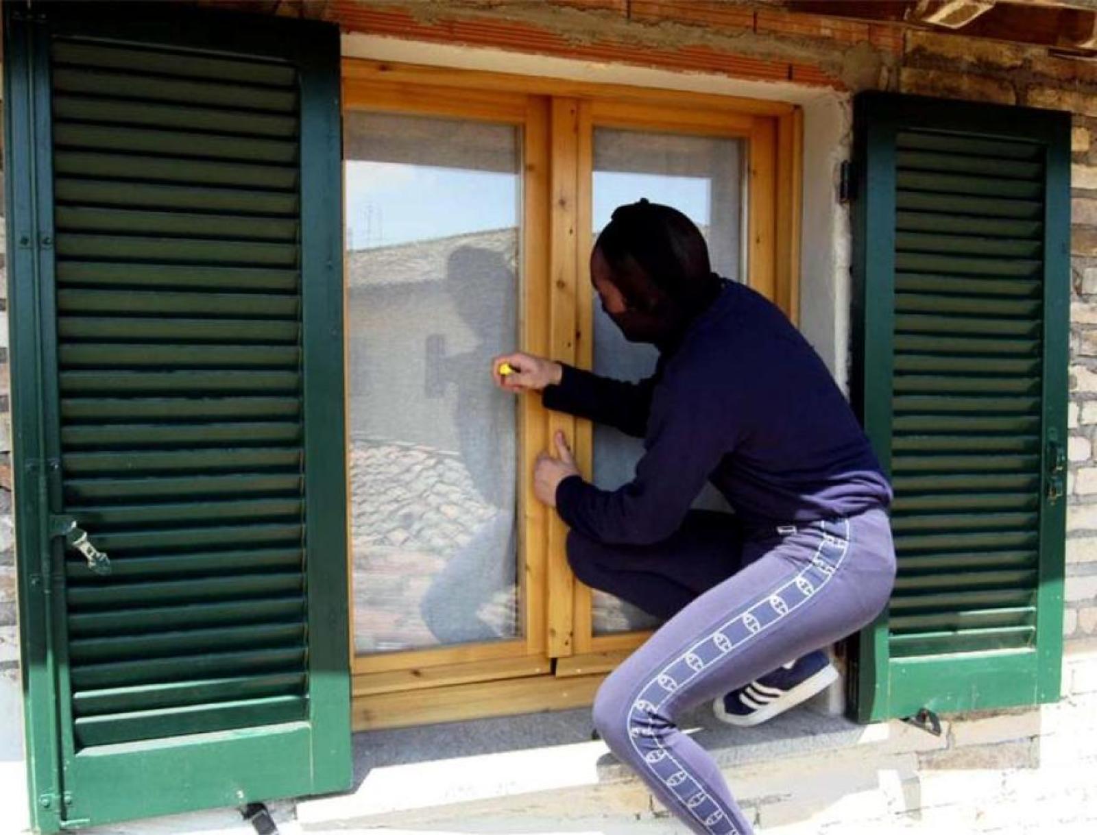 Topi d'appartamento troppo rumorosi: beccati sulle grondaie