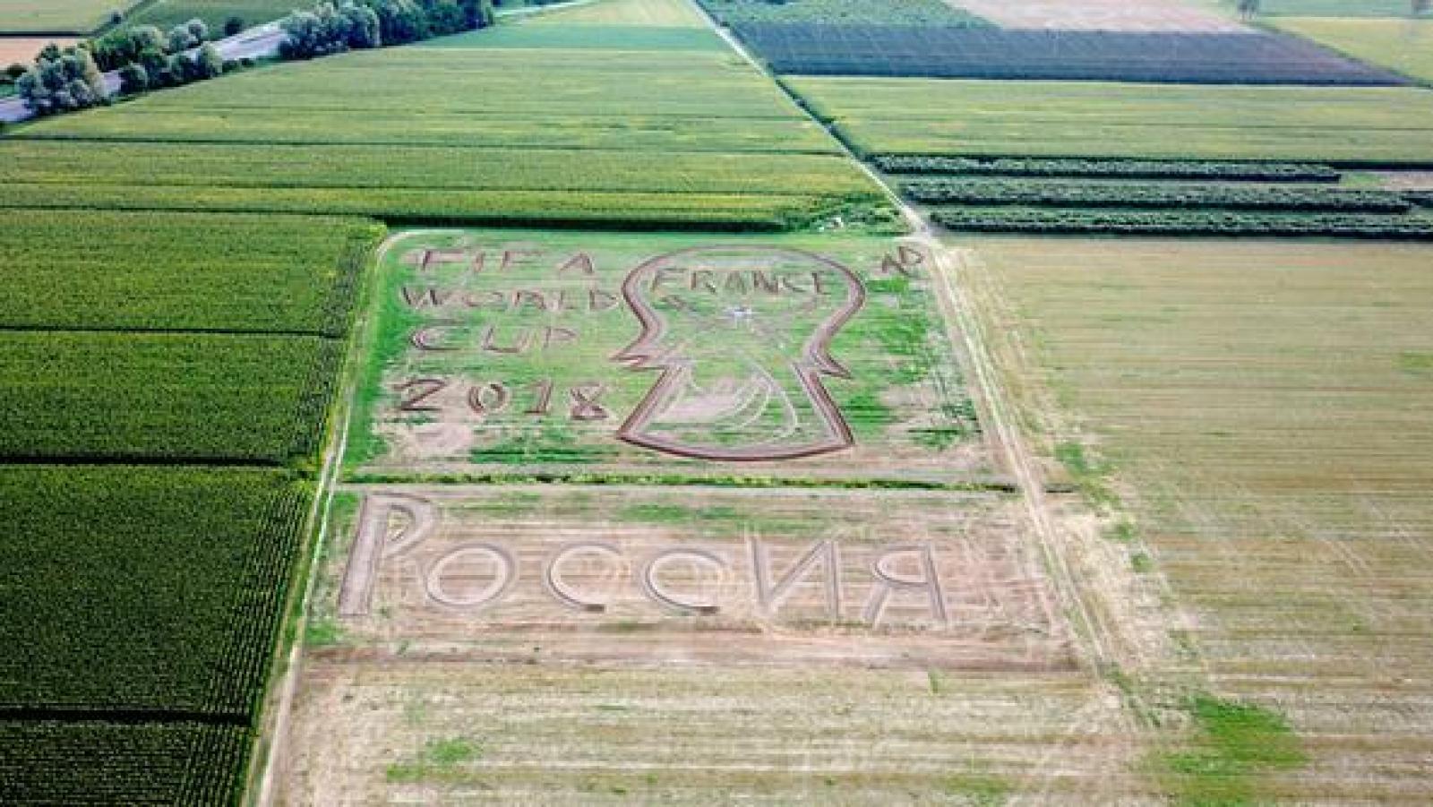 Enorme opera d''arte dedicata ai Mondiali, ma il maltempo la cancella