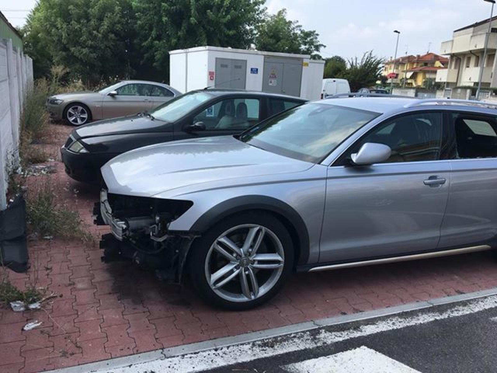 Auto saccheggiata nella notte in zona Tassina