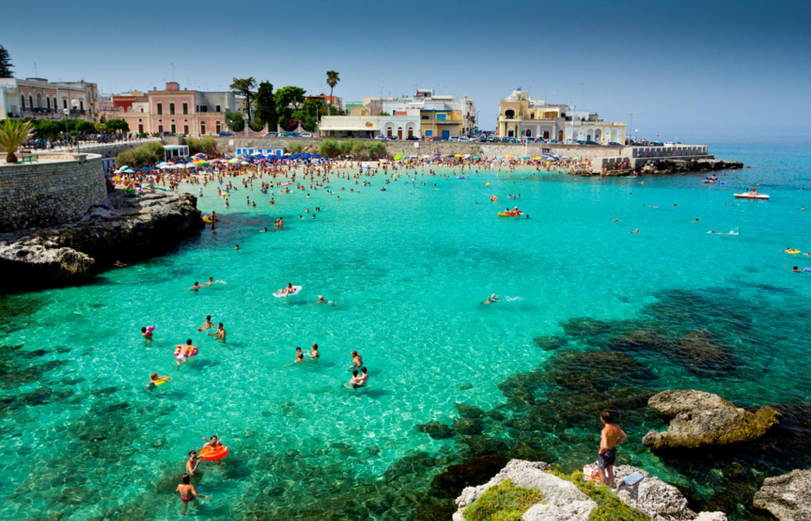 Salento: mare maldiviano, grotte misteriose e storia