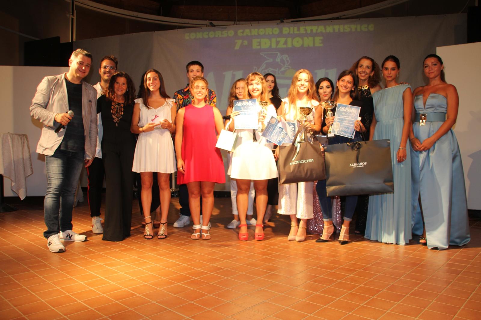 Le voci d'oro di Albarella in... canta