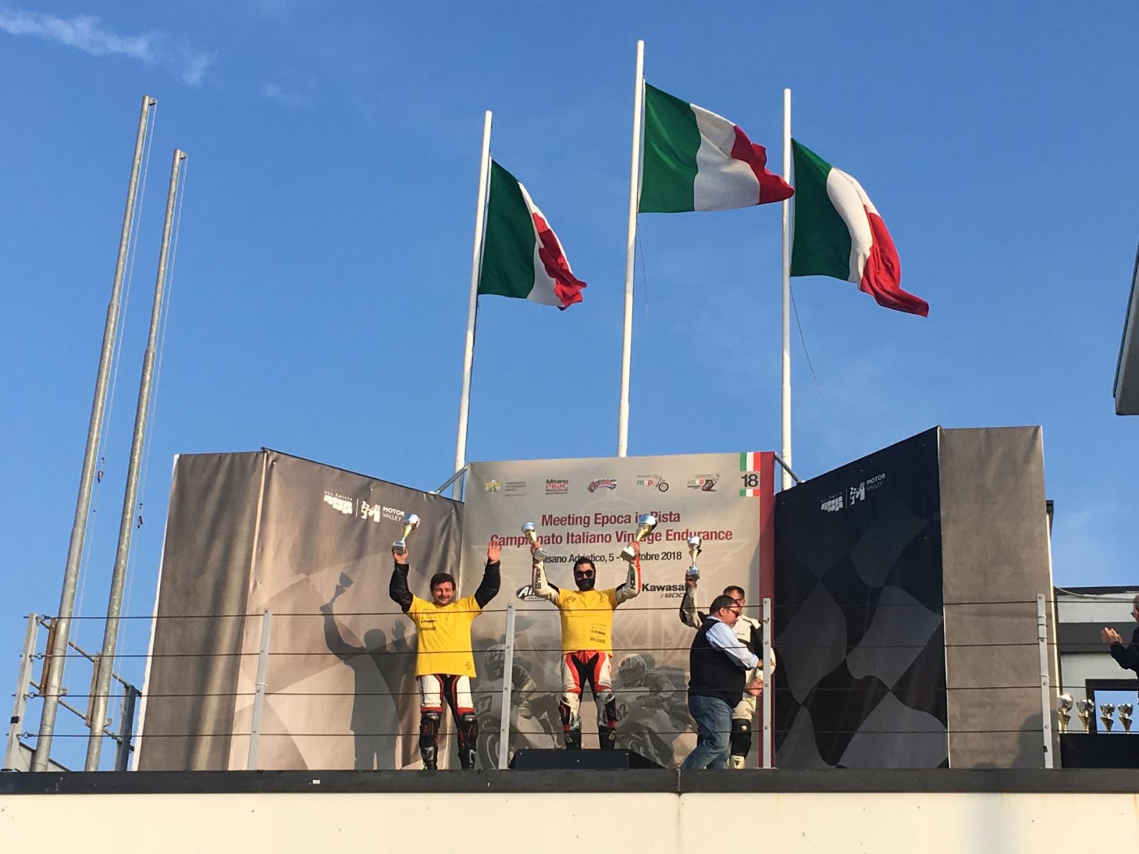 I Rapaci salgono sul podio