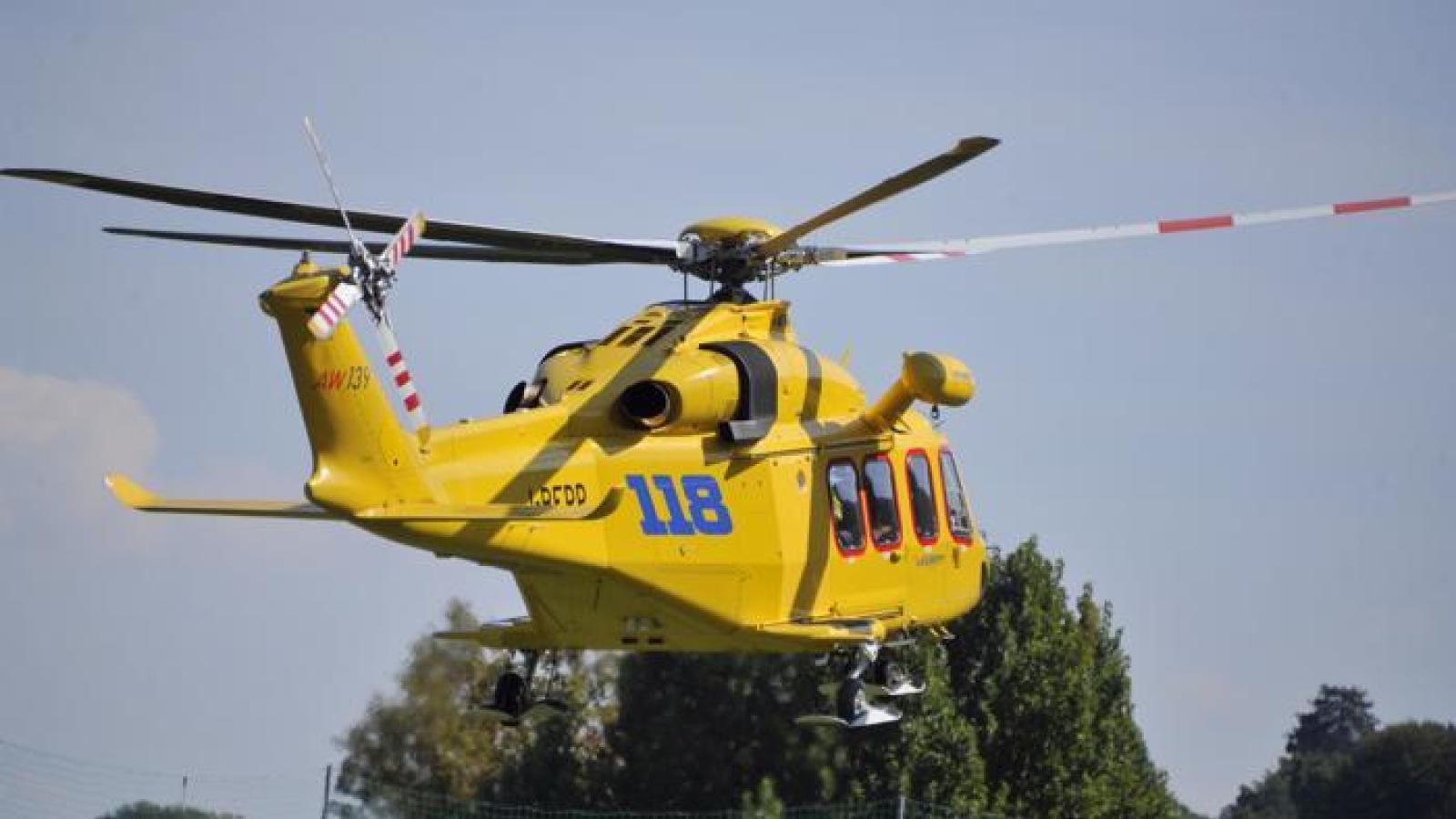 Cade durante il salto con la moto,  interviene l'elisoccorso