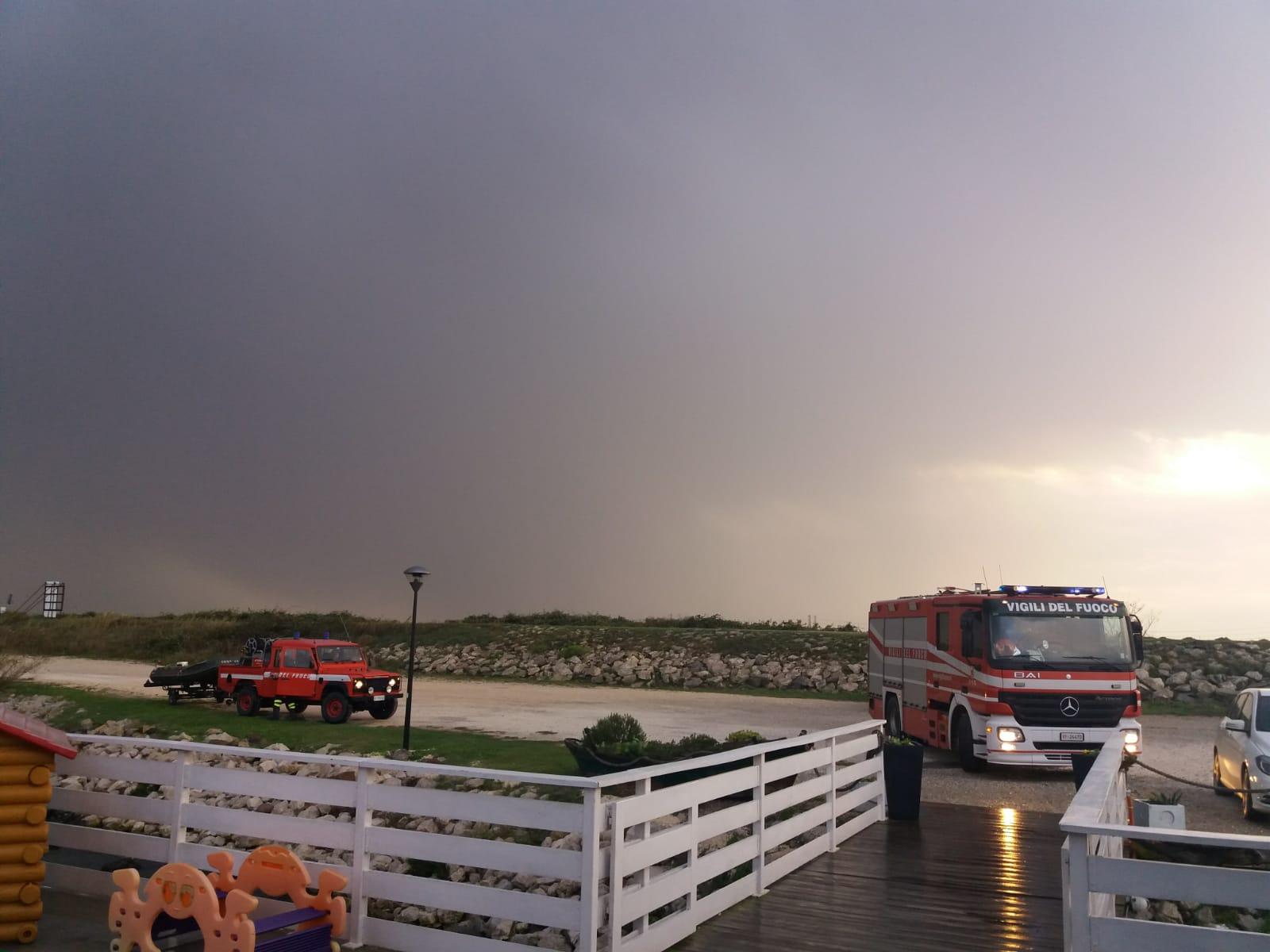 Naufragio nella sacca di Canarin, due salvati dall'elicottero