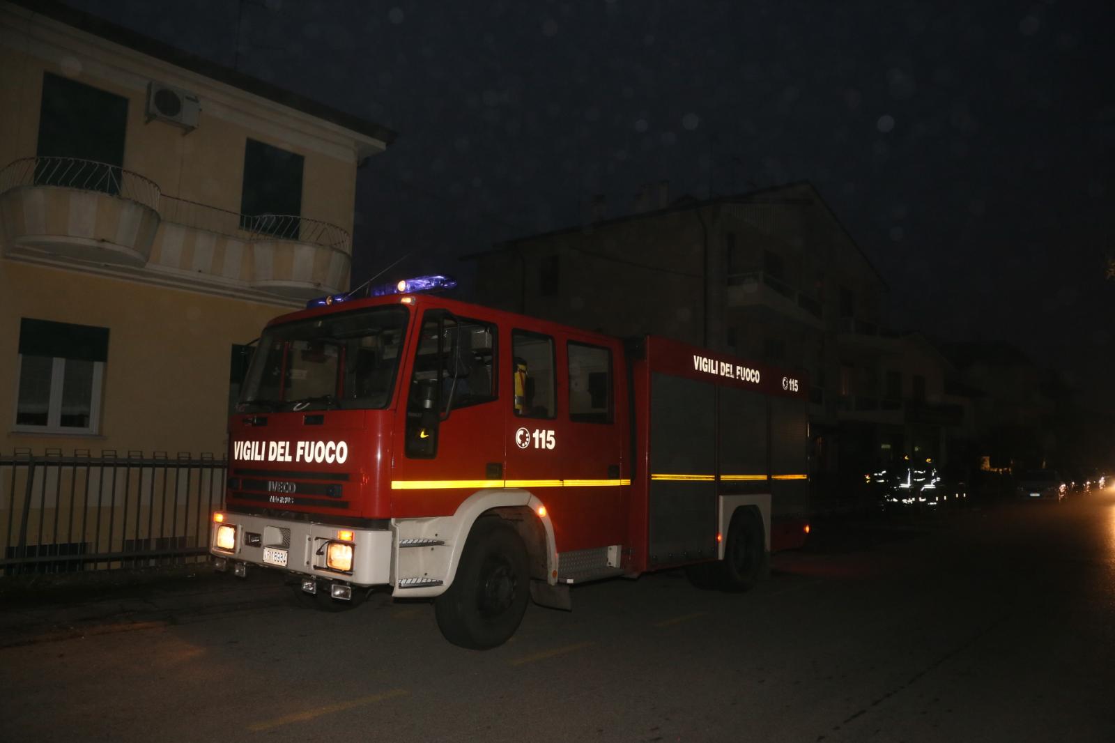 Principio d'incendio sul corso, momenti di paura