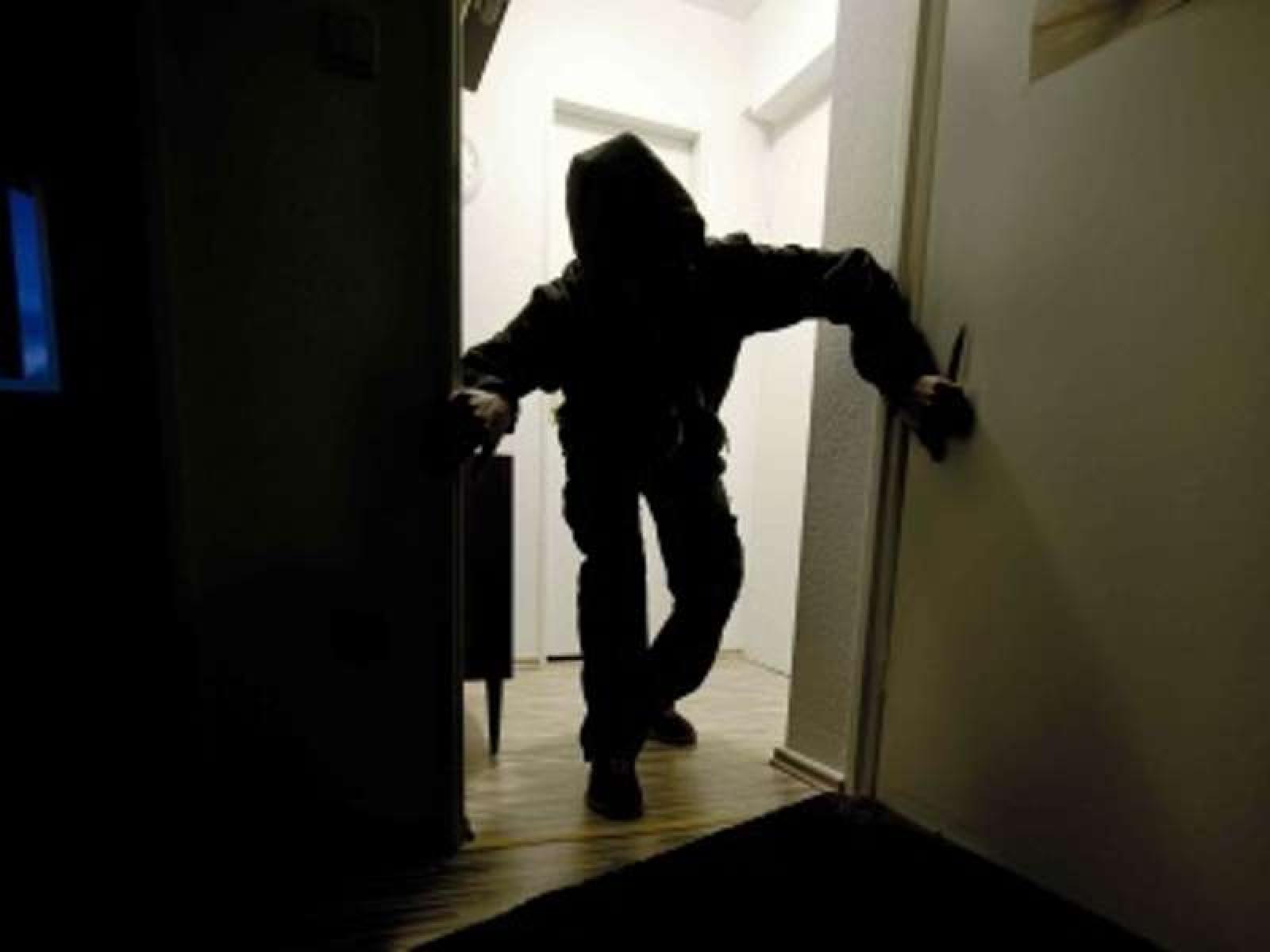 Ladri a scuola a caccia di monetine