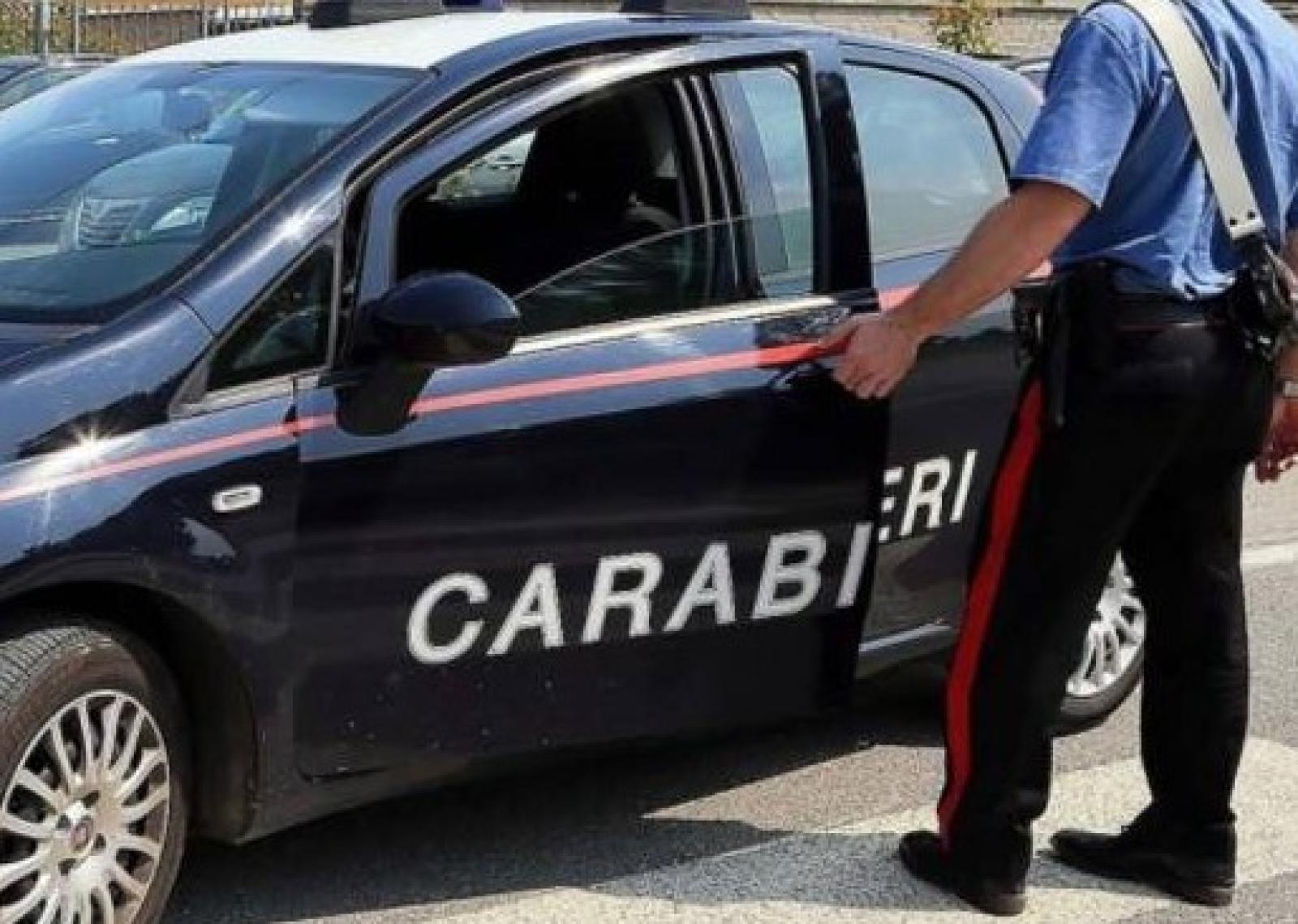 Ruba dalla cassa,  &egrave; incastrato dalla telecamere