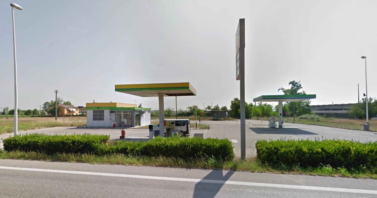 Rapina al distributore sulla Romea, bottino di 1.700 euro