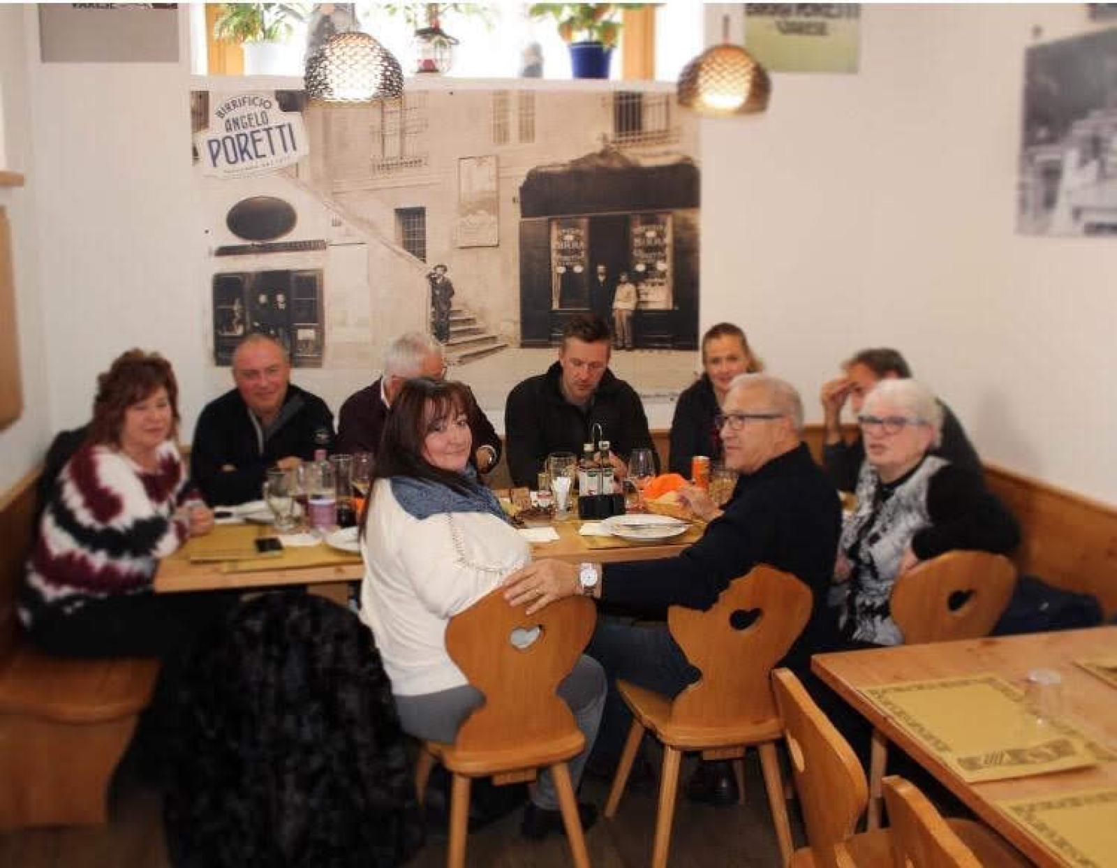 Aiutano una famiglia disastrata