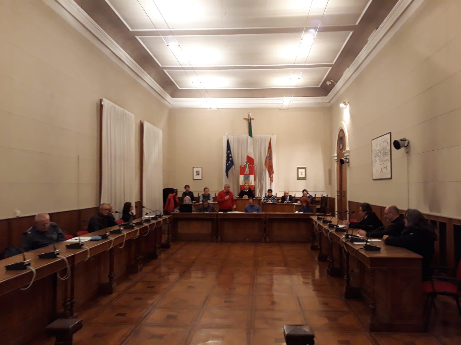 Toni accesi tra Bassal e il sindaco