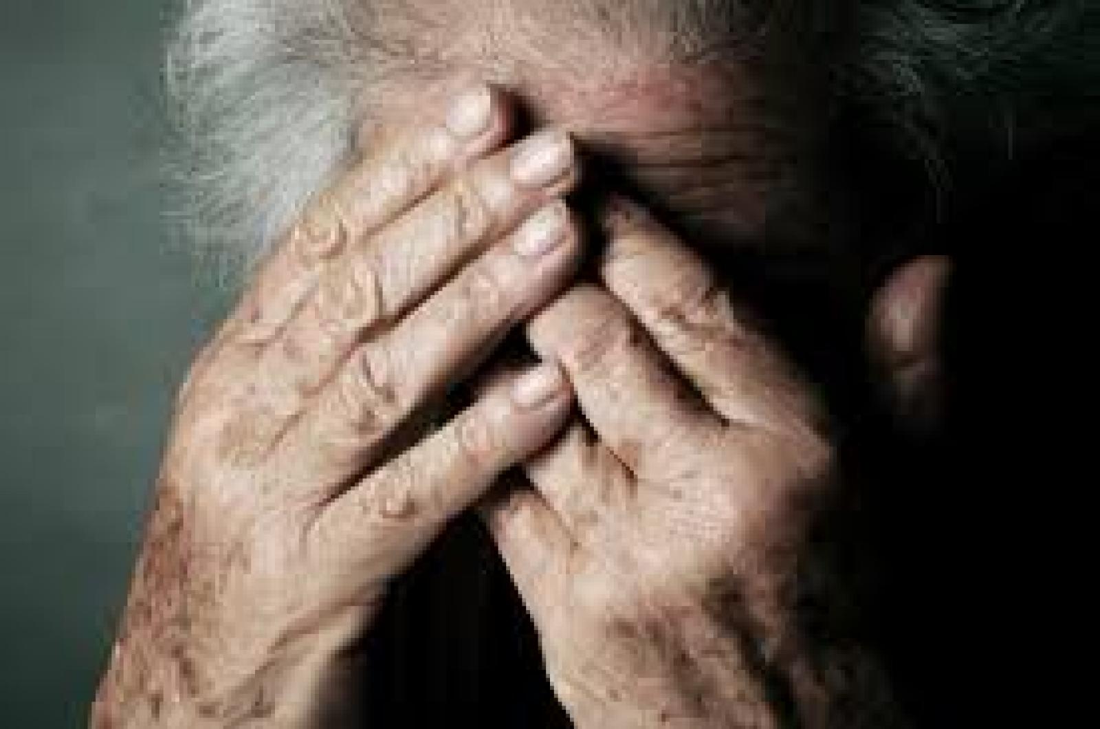 53enne picchia selvaggiamente l'anziana madre