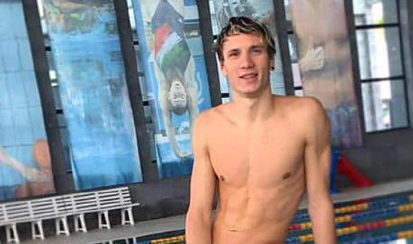 Manuel, la promessa del nuoto veneto, &egrave; in fin vita. Gli hanno sparato sbagliando persona