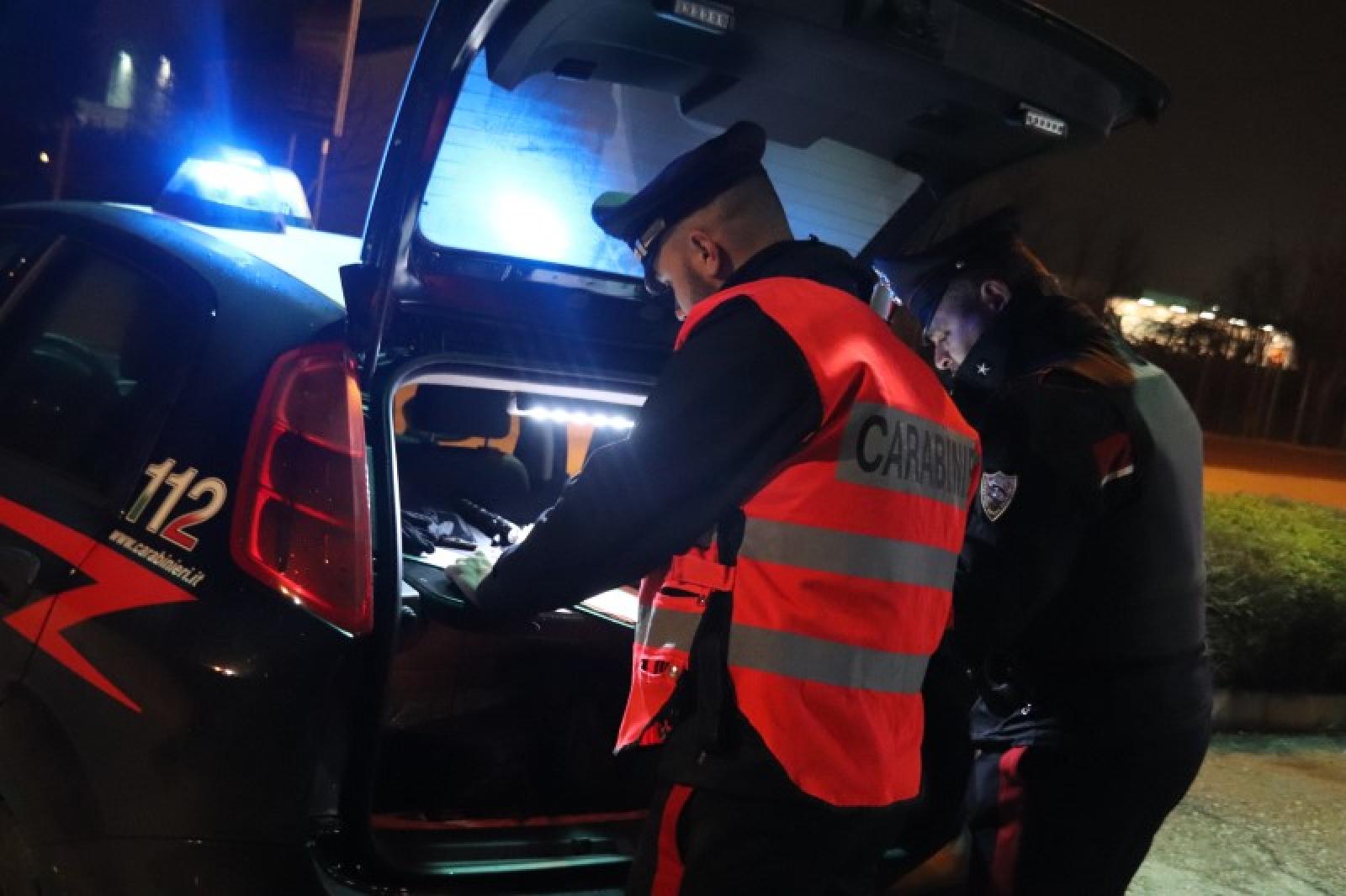 Rifiuta l'etilometro: arrestato 