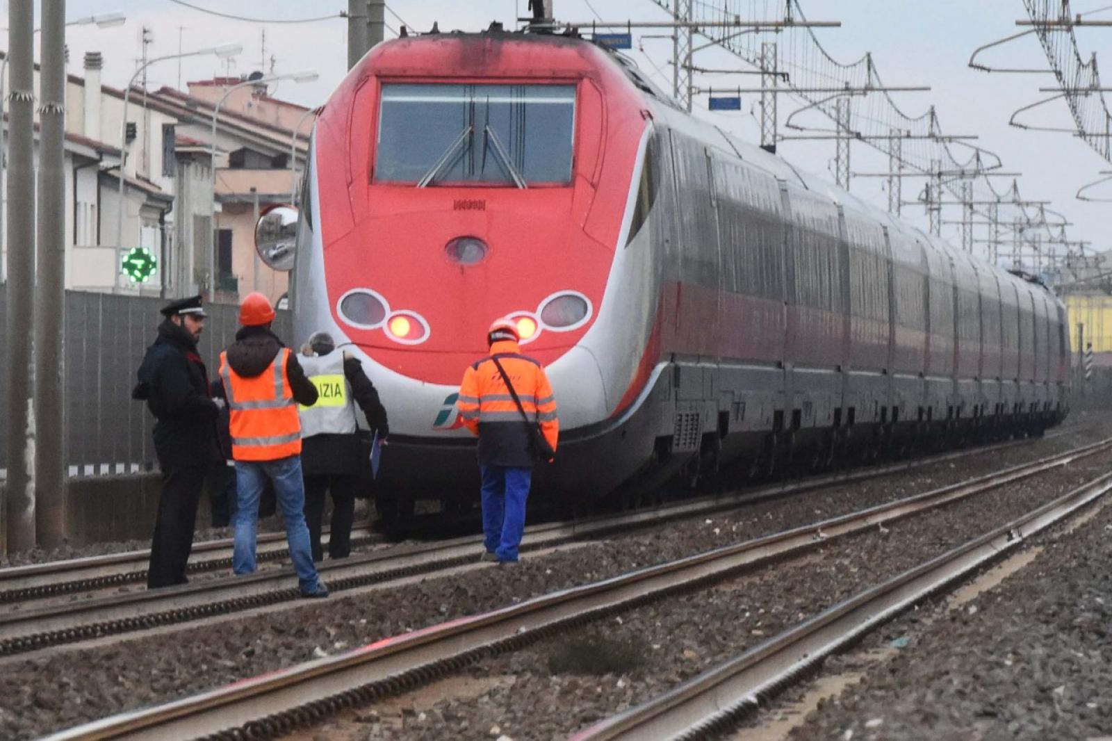 Ragazzo di 30 anni travolto e ucciso dal Freccia Argento, treni in tilt per ore