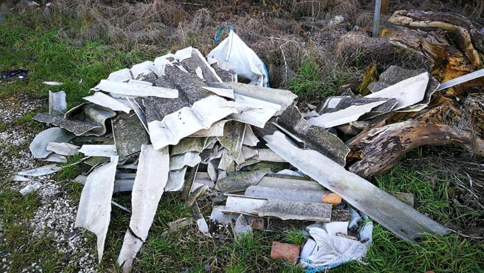 Gli incivili abbandonano l'eternit