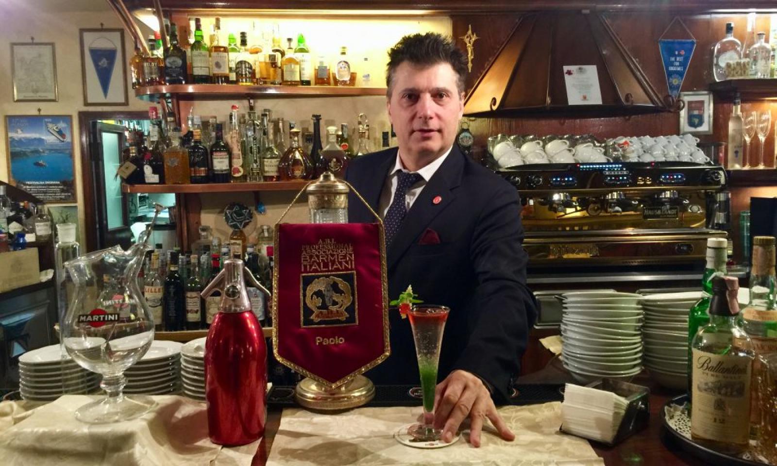 Paolo trionfa con il cocktail tricolore