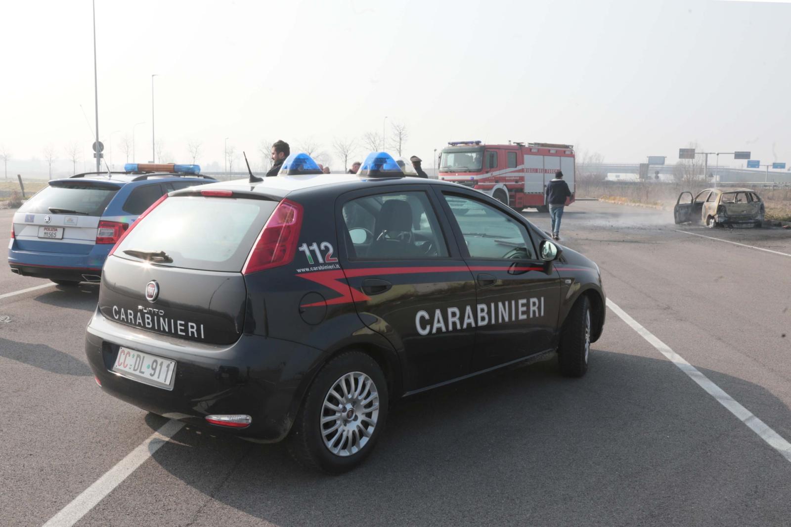 Si schianta contro altre due vetture e scappa,  beccato dopo tre mesi un 29enne romeno