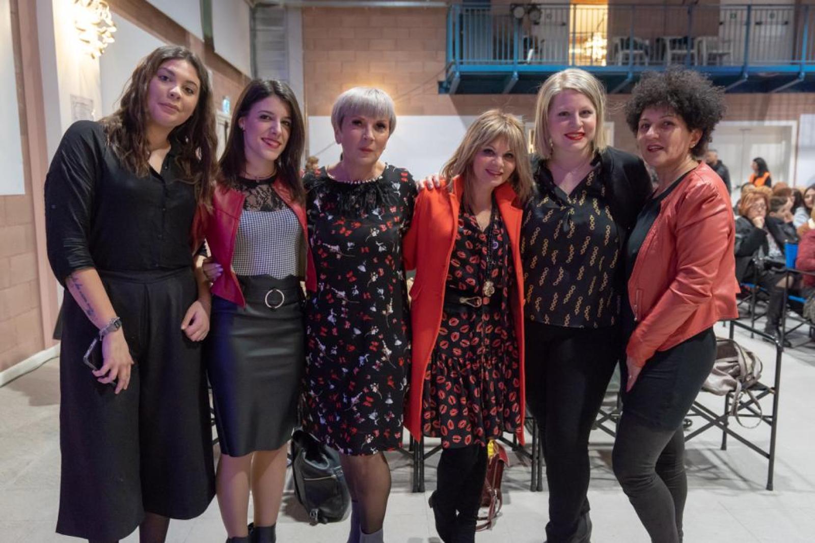 Per la festa della donna il taglio dei capelli costa 1 euro