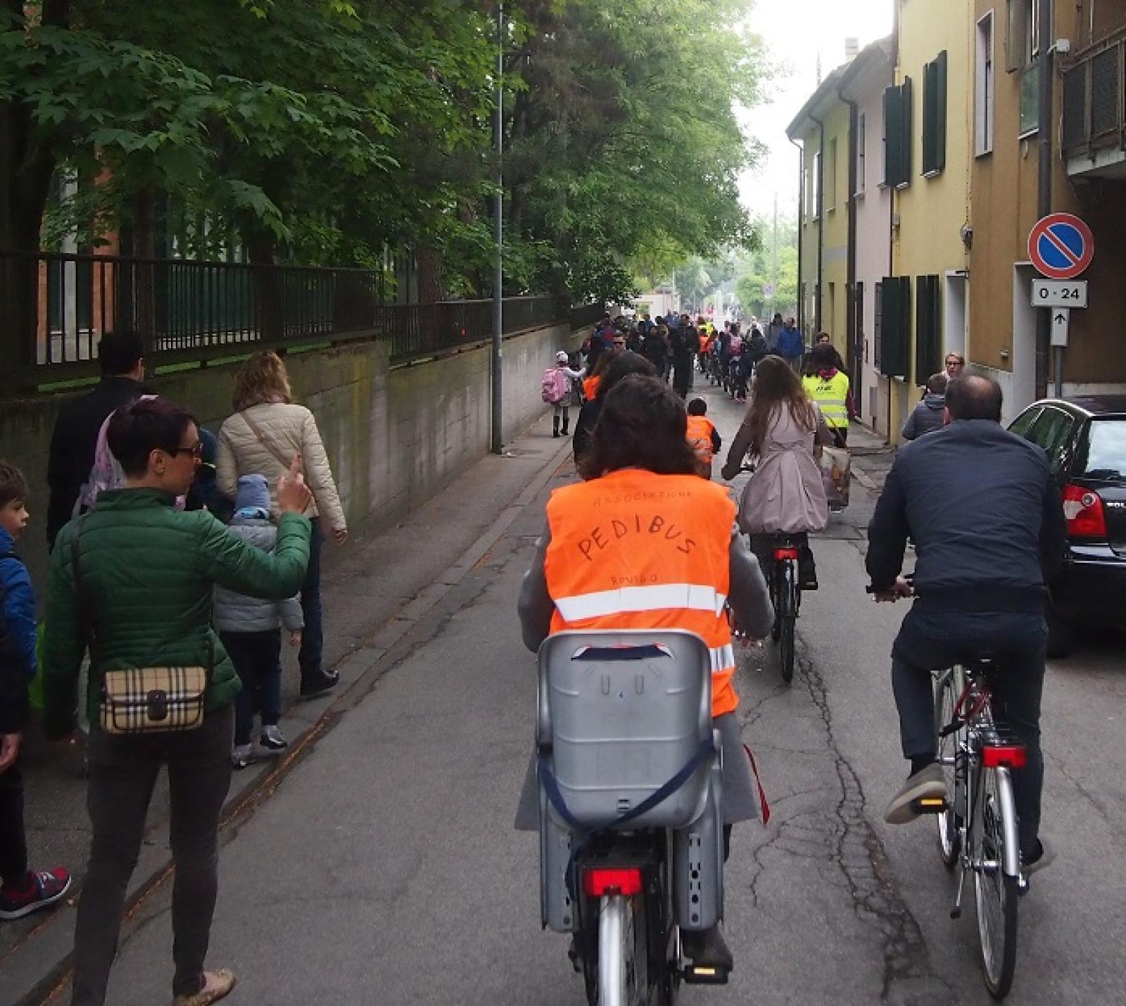 Tutti a scuola a piedi o in bicicletta