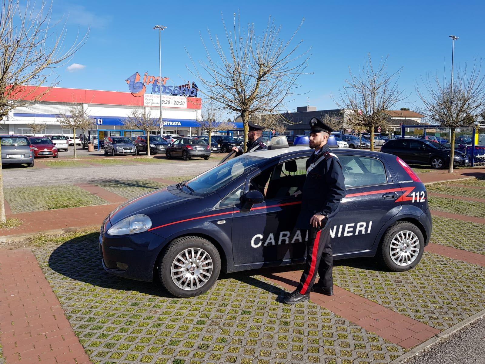 Ruba 200 creme di bellezza, arrestata