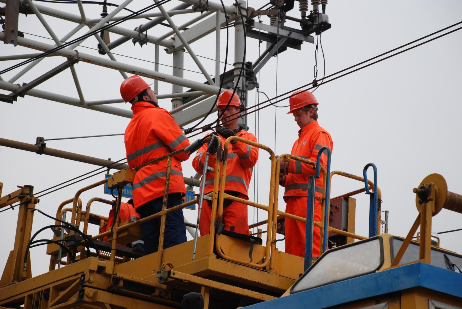 Lavoro: le ferrovie cercano giovani operatori