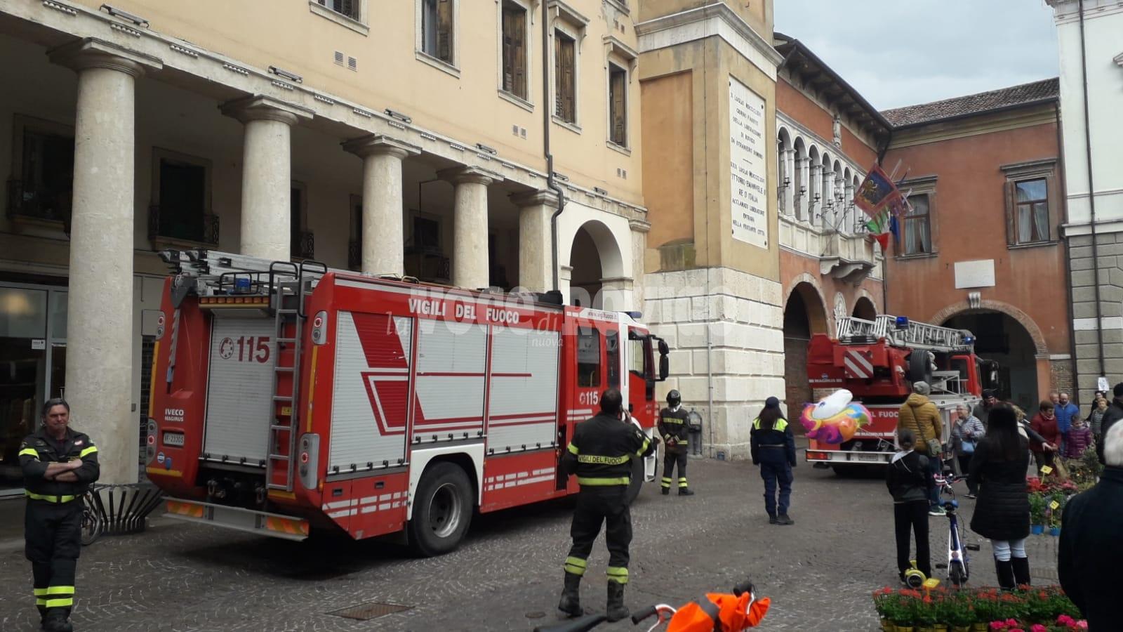 Dopo il crollo, verifiche sulla sicurezza di tutti gli immobili