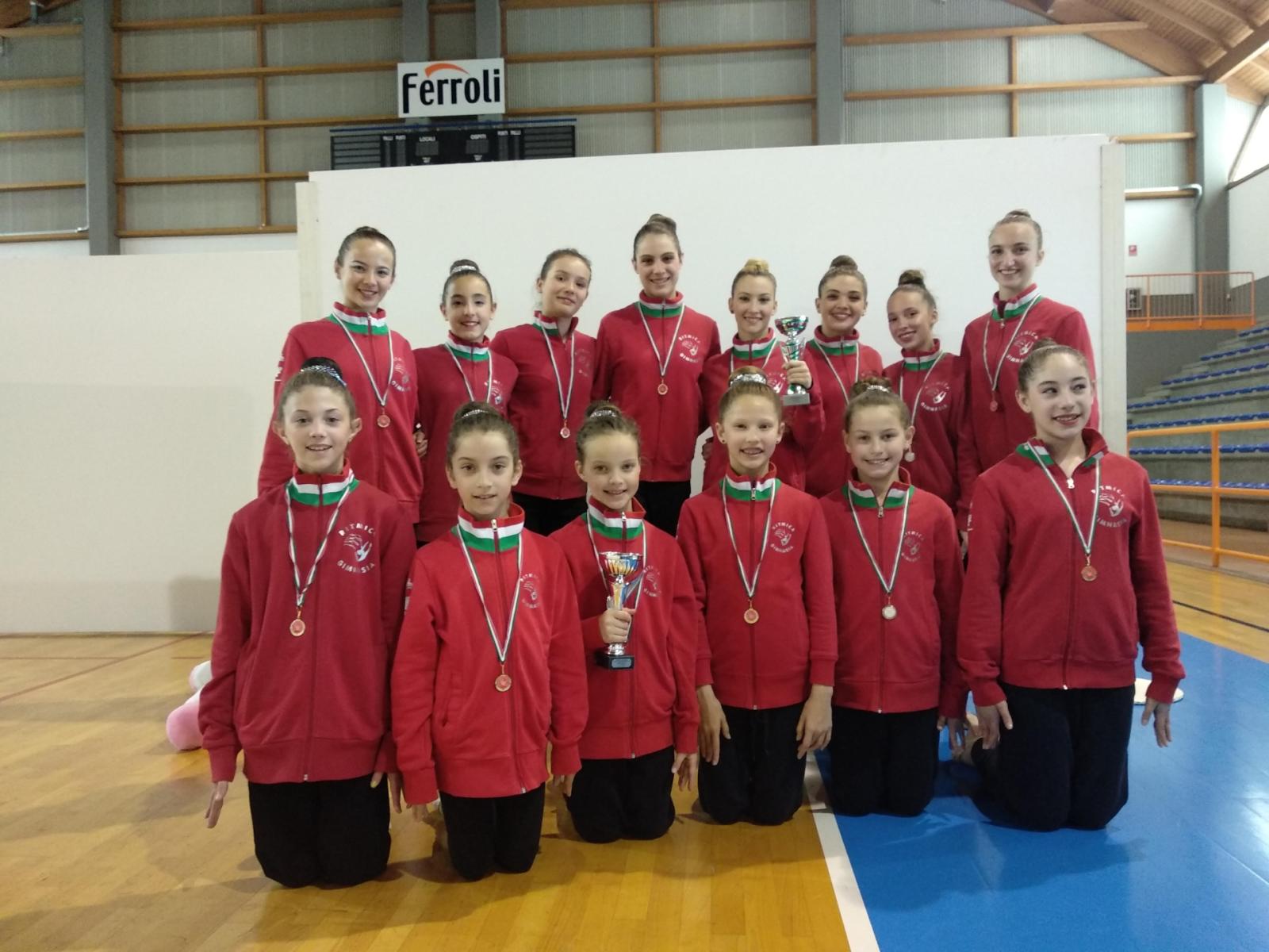 Sar Ritmica, applausi e podi