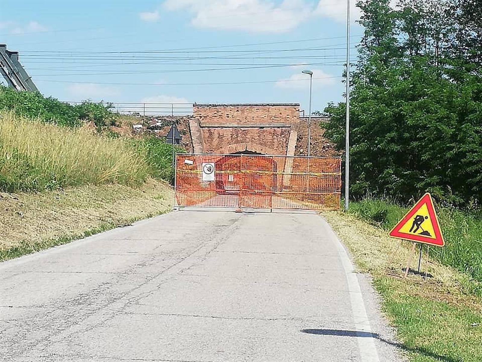 Sottopasso chiuso senza preavviso 