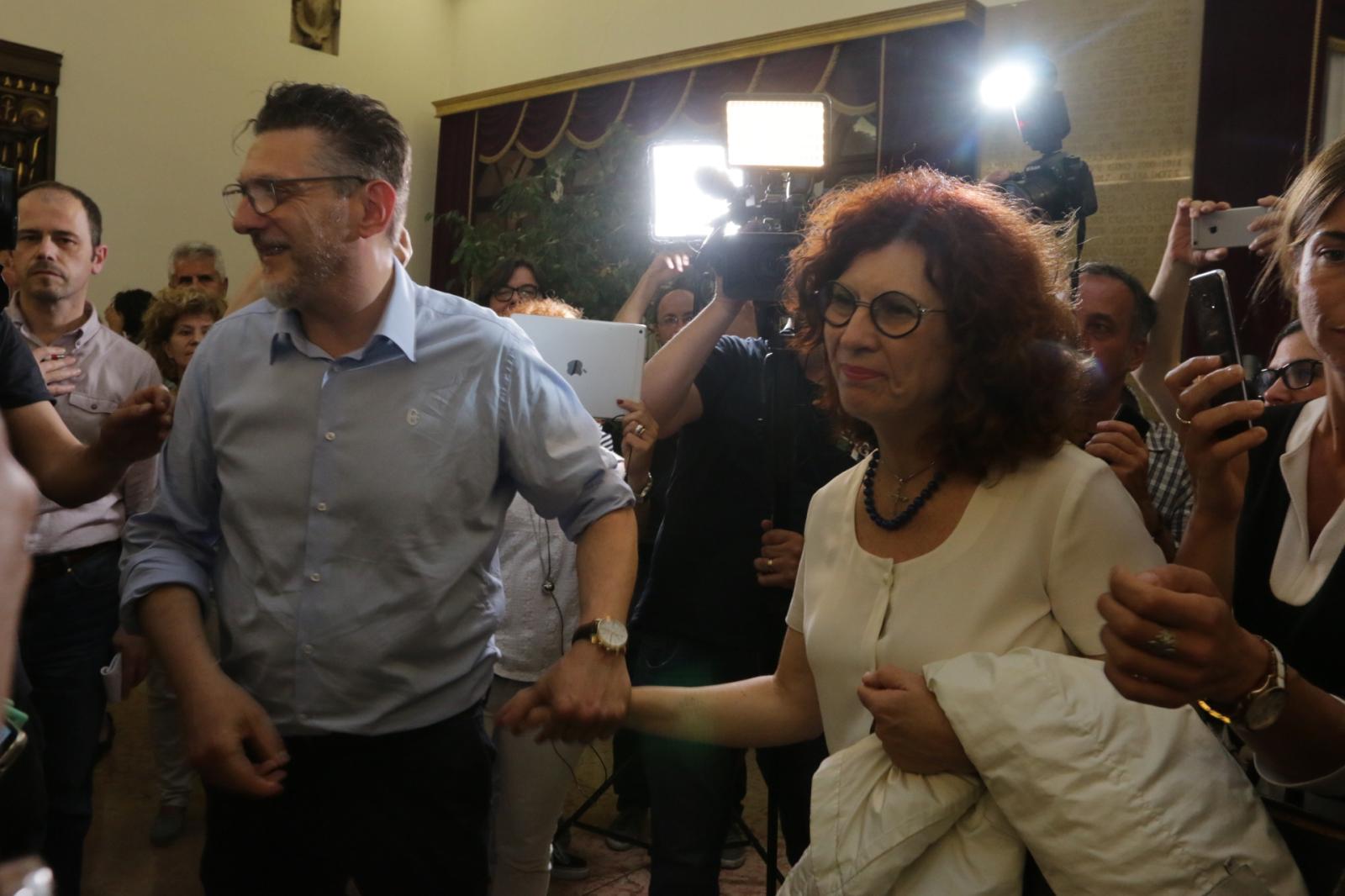 "Voi, 391 ignavi che non avete votato per me". E impazza la polemica