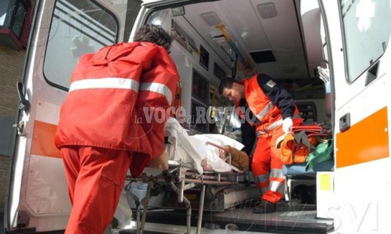 Stroncato a 67 anni mentre lavora sotto il sole alla manutenzione delle strade