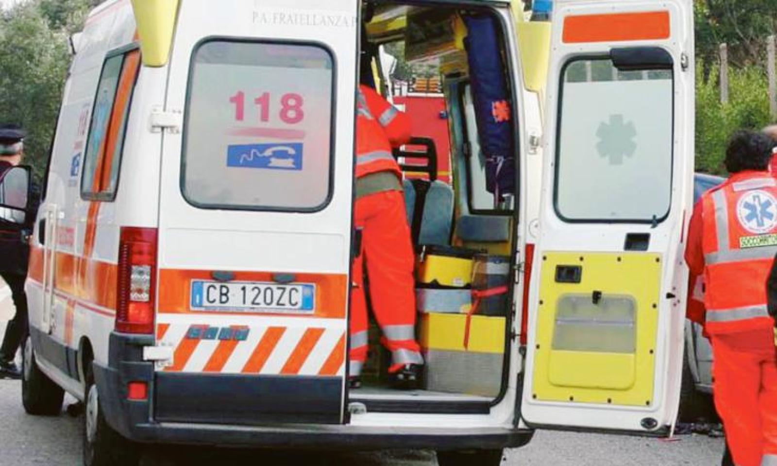 Incidente nella grande rotatoria. Due donne ferite