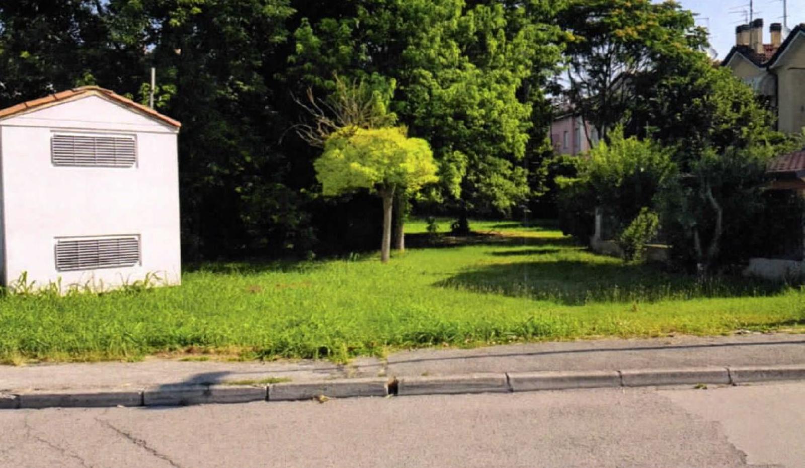 Sei lampioni nuovi per la sicurezza degli abitanti